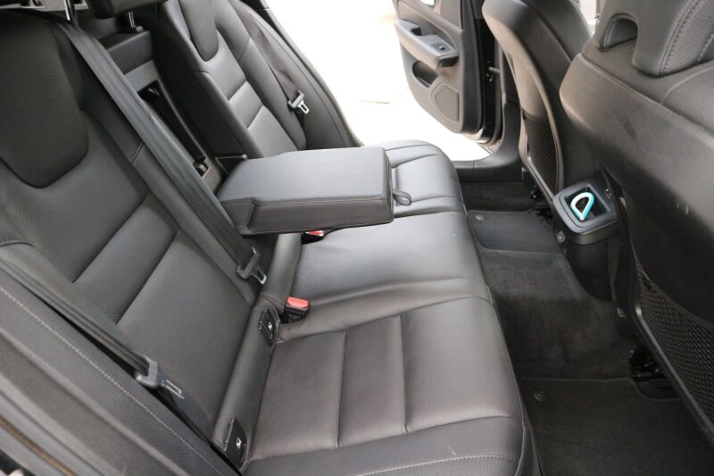 VOLVO V60 CROSS COUNTRY<br>B4 AWD 197CH PRO GEARTRONIC 8 – Image 8