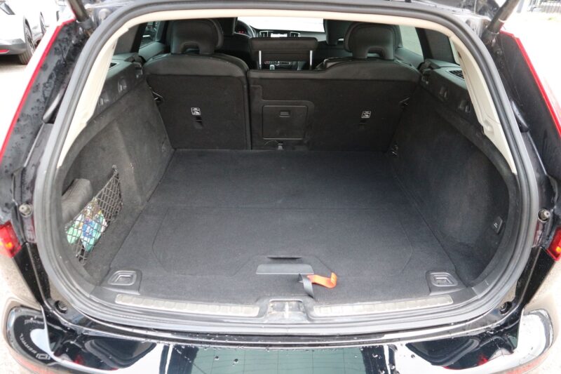VOLVO V60 CROSS COUNTRY<br>B4 AWD 197CH PRO GEARTRONIC 8 – Image 9