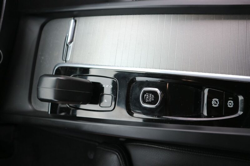VOLVO V60 CROSS COUNTRY<br>B4 AWD 197CH PRO GEARTRONIC 8 – Image 15