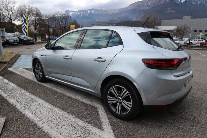 RENAULT MEGANE IV<br>1.5 BLUE DCI 115CH EVOLUTION – Image 3