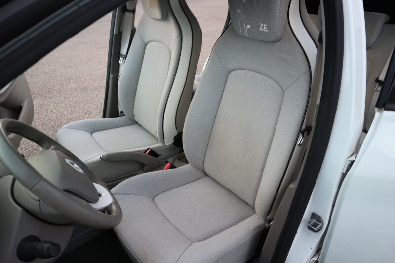 RENAULT ZOE<br>ZEN CHARGE NORMALE R90 – Image 6