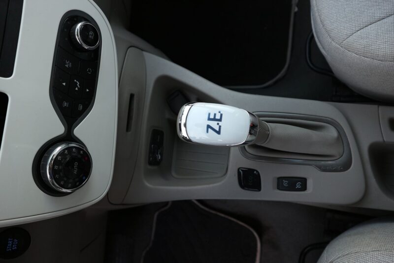 RENAULT ZOE<br>ZEN CHARGE NORMALE R90 – Image 10
