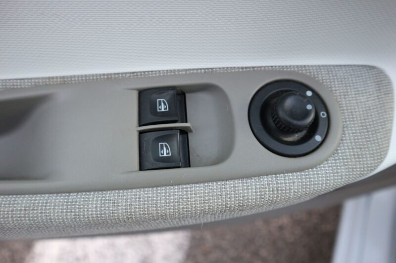 RENAULT ZOE<br>ZEN CHARGE NORMALE R90 – Image 12