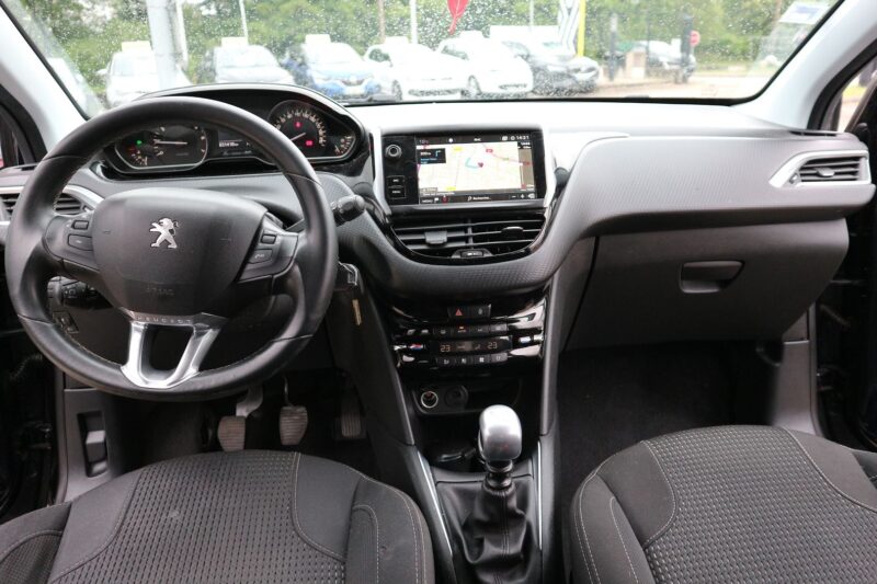 PEUGEOT 208<br>1.2  110CH E6.C ALLURE S&S 5P – Image 5