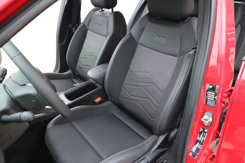JEEP AVENGER<br>1.2 TURBO T3 100CH ALTITUDE + – Image 6