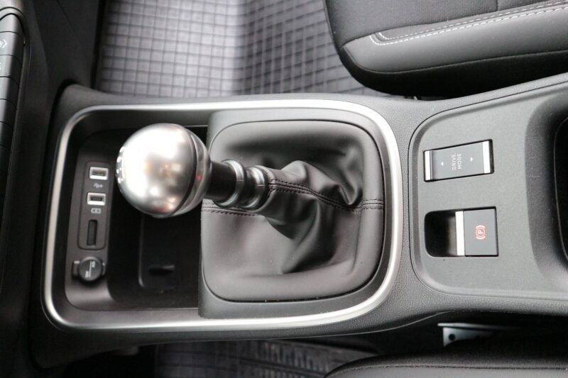 JEEP AVENGER<br>1.2 TURBO T3 100CH ALTITUDE + – Image 7