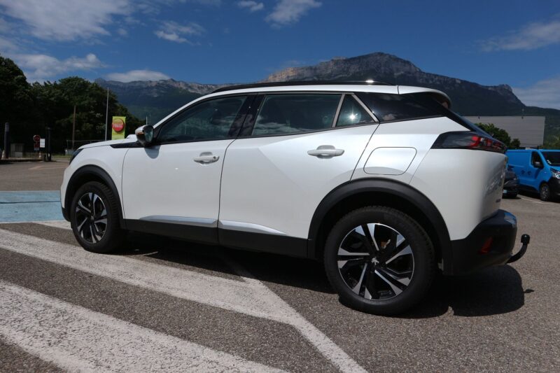 PEUGEOT 2008<br>130CH S&S ALLURE EAT8 – Image 3