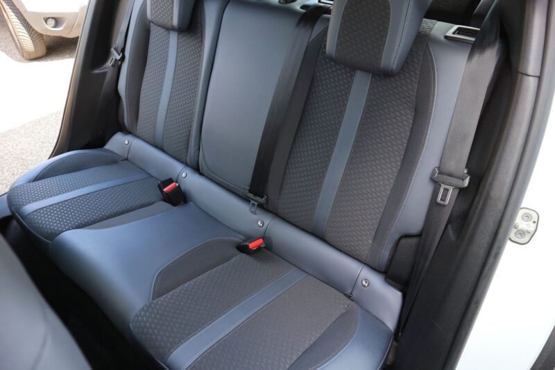 PEUGEOT 2008<br>130CH S&S ALLURE EAT8 – Image 7