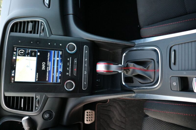 RENAULT MEGANE IV<br>1.8T 280CH RS EDC – Image 8