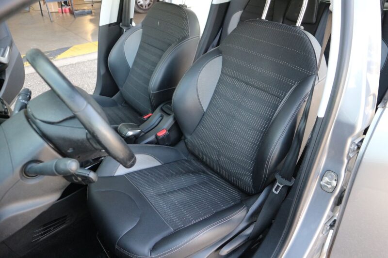 PEUGEOT 2008<br>1.2  110CH ALLURE – Image 6