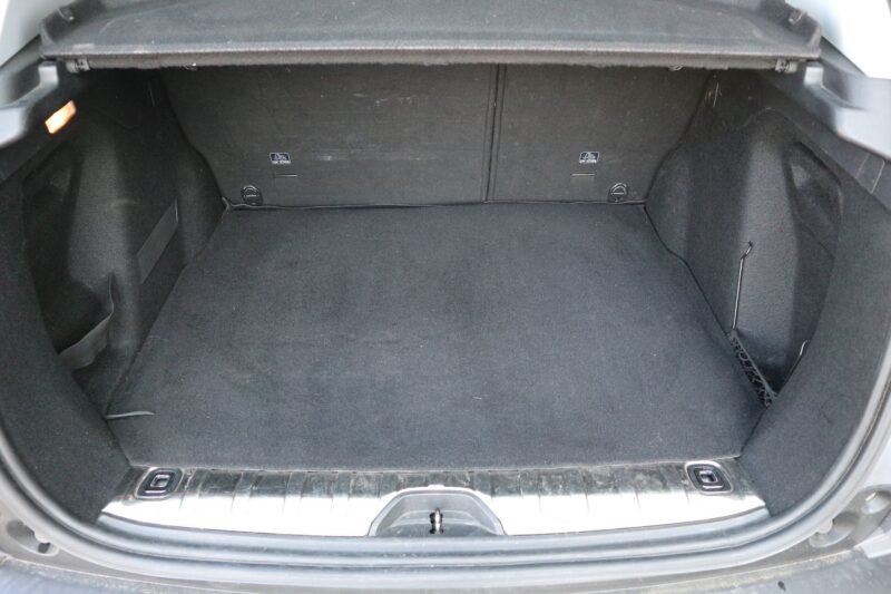 PEUGEOT 2008<br>1.2  110CH ALLURE – Image 9