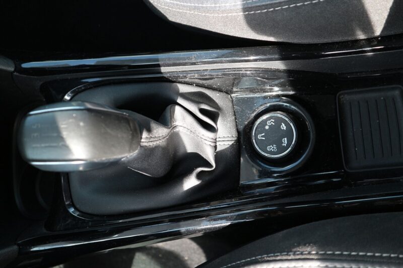 PEUGEOT 2008<br>1.2  110CH ALLURE – Image 12