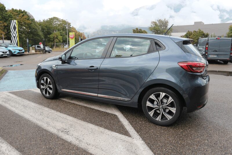 RENAULT CLIO V<br>1.6 E-TECH HYBRIDE 140CH LIMITED -21N – Image 3