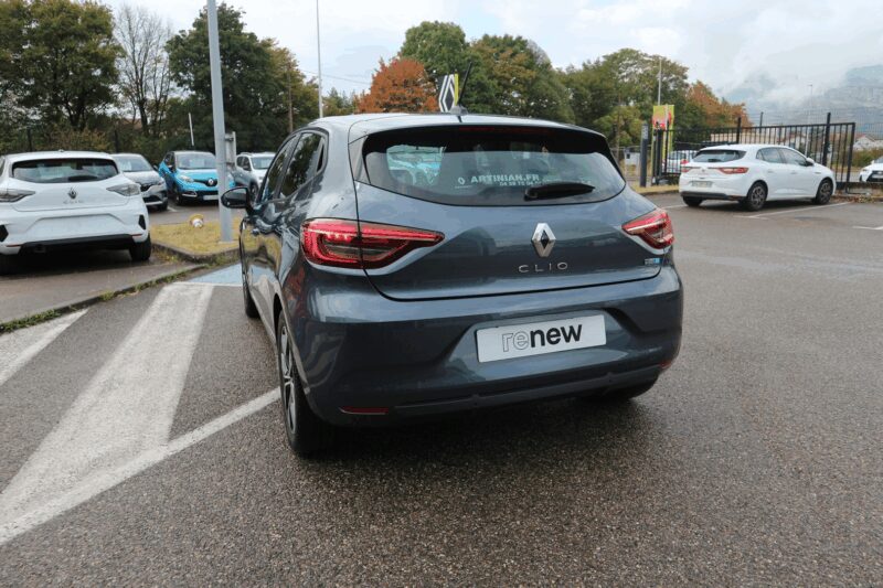 RENAULT CLIO V<br>1.6 E-TECH HYBRIDE 140CH LIMITED -21N – Image 4