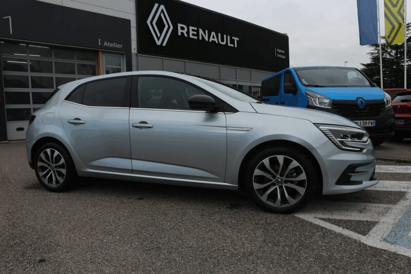 RENAULT MEGANE IV<br>1.5 BLUE DCI 115CH TECHNO EDC -23 – Image 3