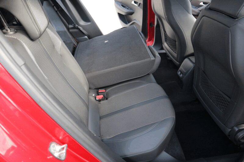 PEUGEOT 2008<br>1.5 BLUEHDI 130CH S&S GT LINE EAT8 – Image 8