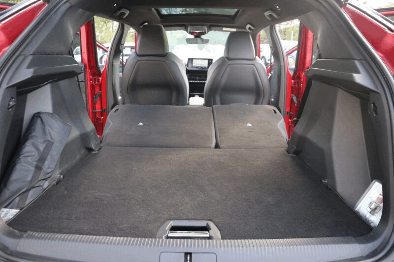PEUGEOT 2008<br>1.5 BLUEHDI 130CH S&S GT LINE EAT8 – Image 11