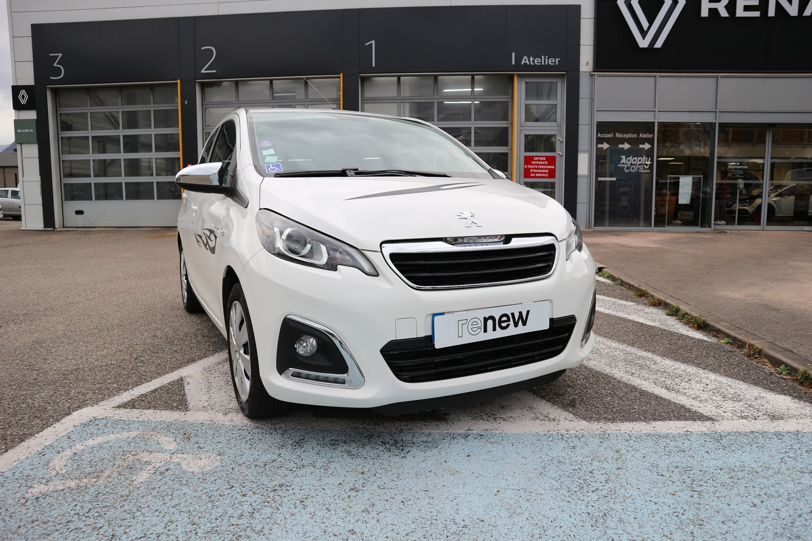 PEUGEOT 108<br>VTI 72 STYLE BMP5 5P