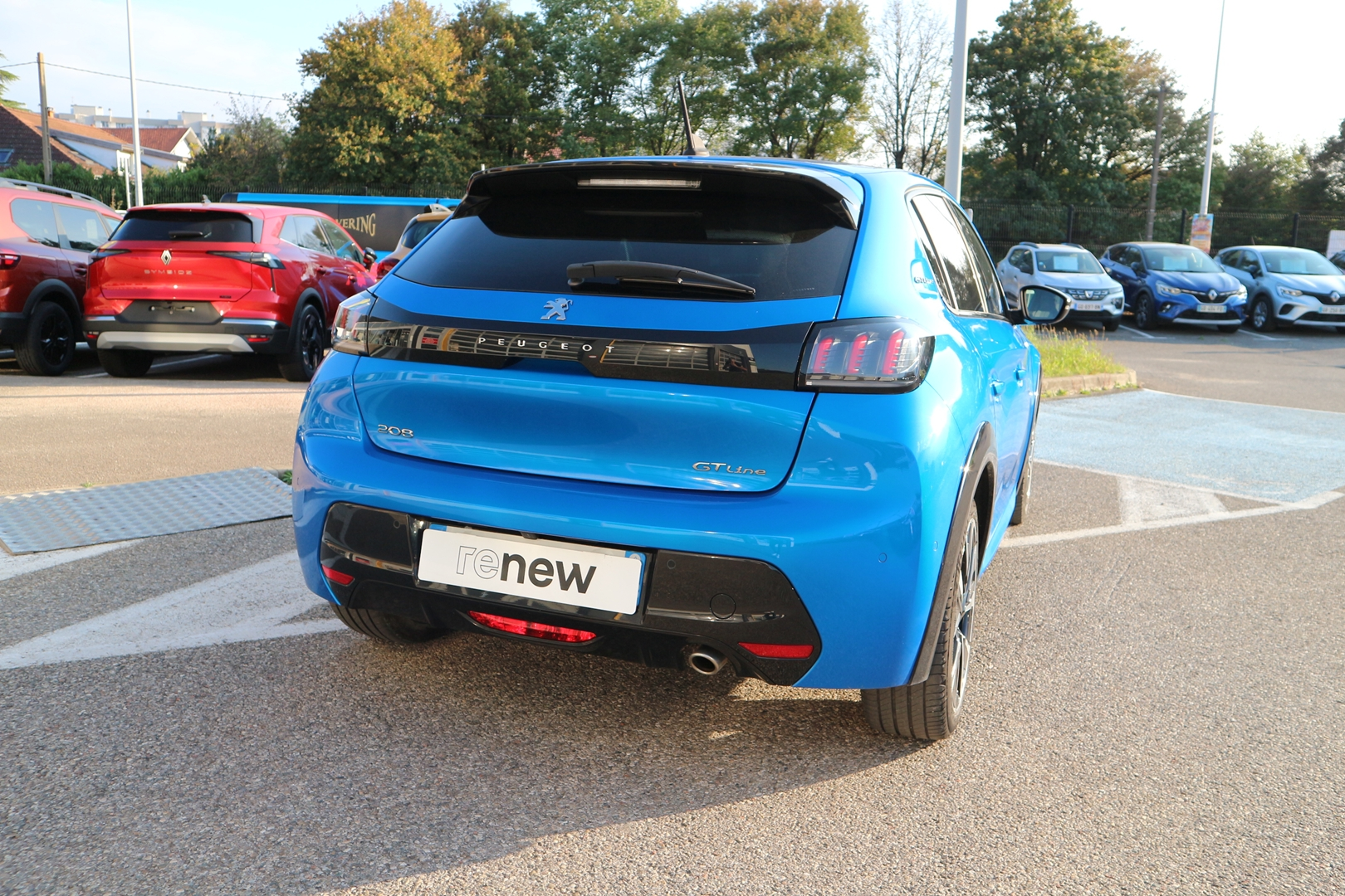PEUGEOT 208<br>1.2 PURETECH 100CH S&S GT LINE – Image 4