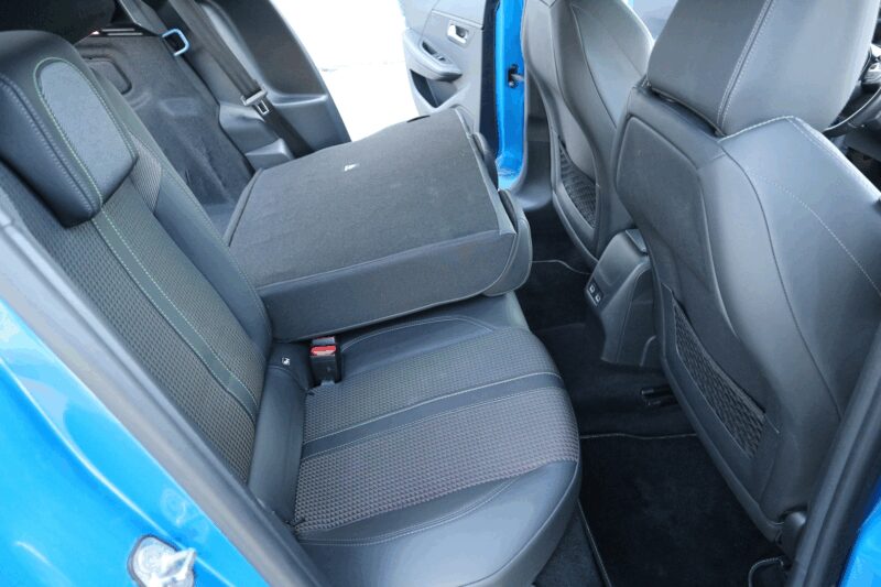 PEUGEOT 208<br>1.2 PURETECH 100CH S&S GT LINE – Image 8