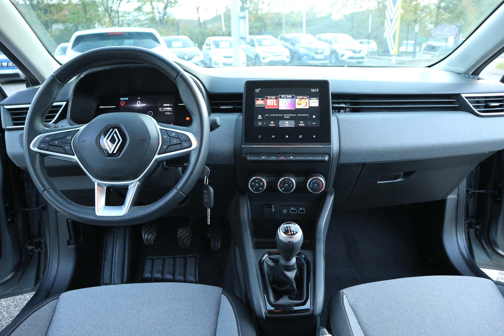 RENAULT CLIO V<br>1.0 TCE 90CH EVOLUTION – Image 5