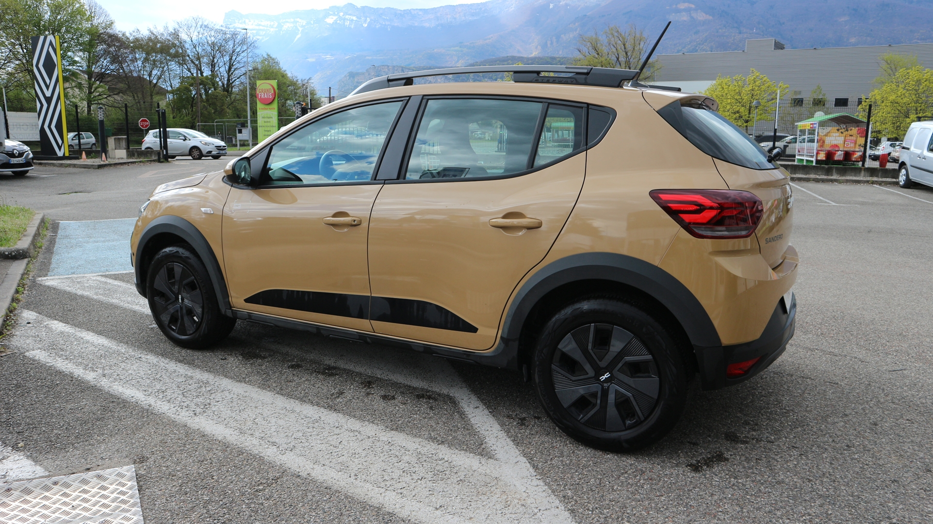 DACIA SANDERO<br>1.0 TCE 90CH STEPWAY EXPRESSION -24 – Image 3