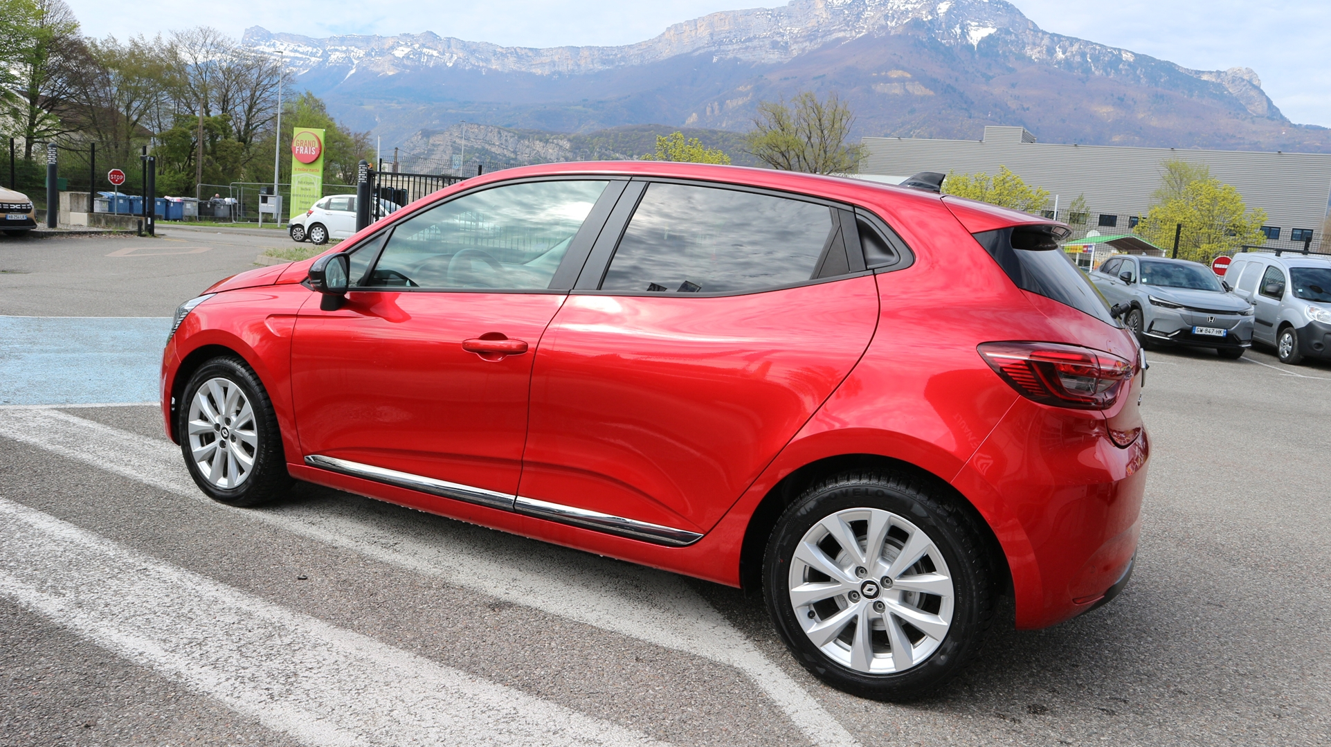 RENAULT CLIO V<br>1.6 E-TECH 145CH FULL HYBRID EVOLUTION – Image 3