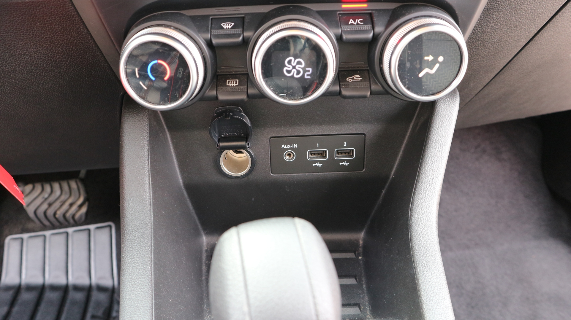 RENAULT CLIO V<br>1.6 E-TECH 145CH FULL HYBRID EVOLUTION – Image 8