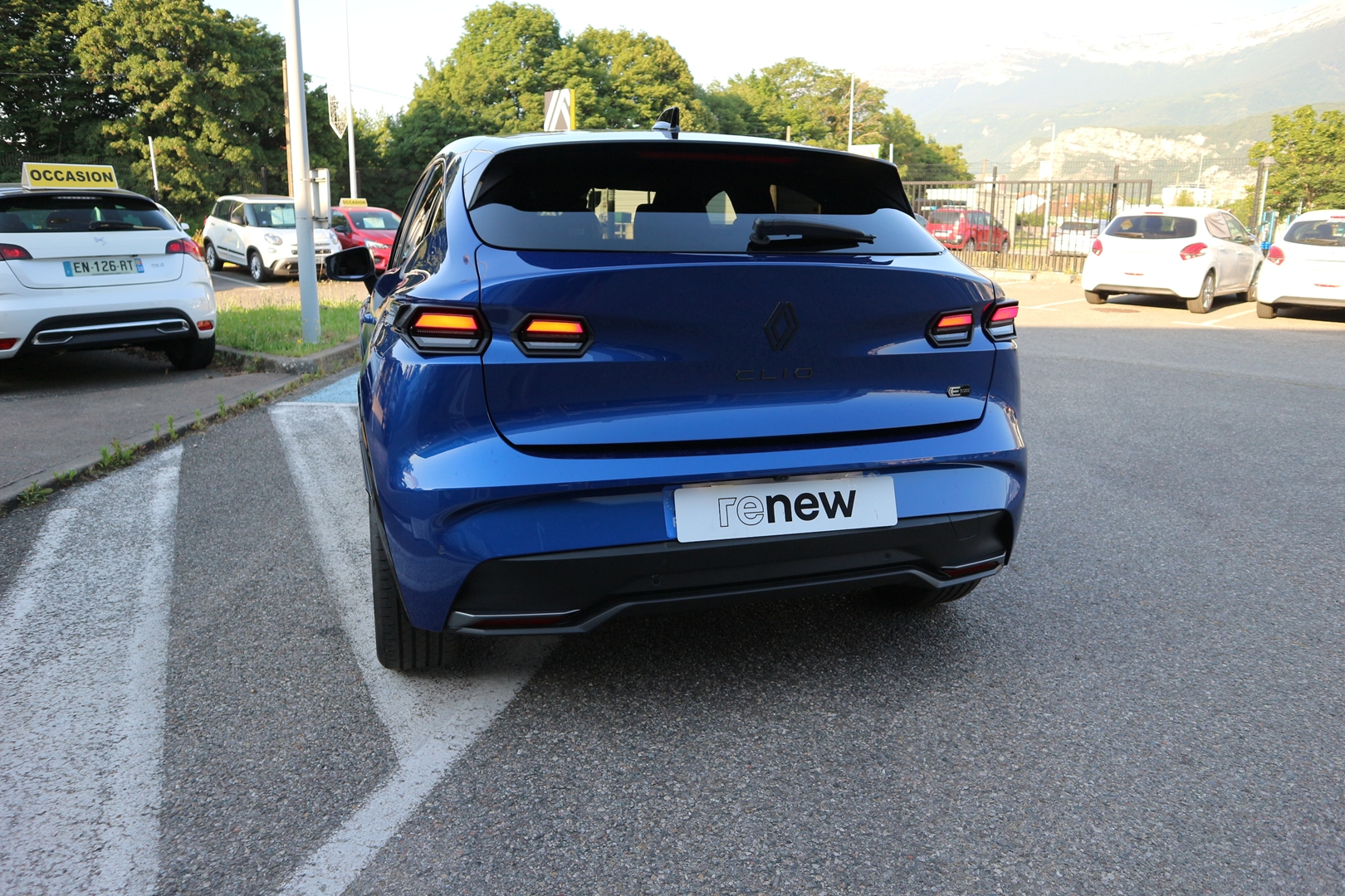 RENAULT CLIO VI<br>1.8 E-TECH 160CH FULL HYBRID ESPRIT ALPINE – Image 4