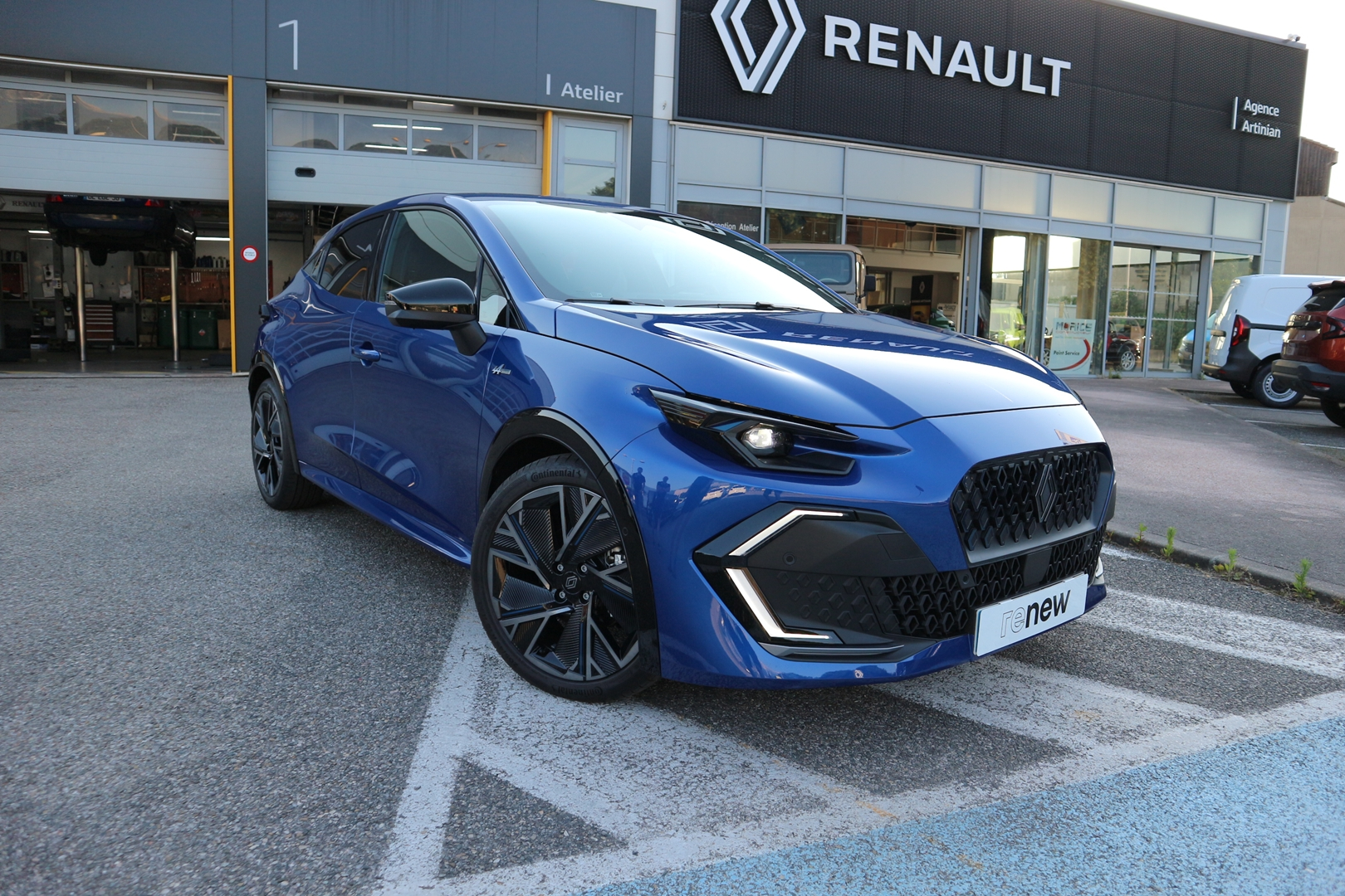 RENAULT CLIO VI<br>1.8 E-TECH 160CH FULL HYBRID ESPRIT ALPINE – Image 5