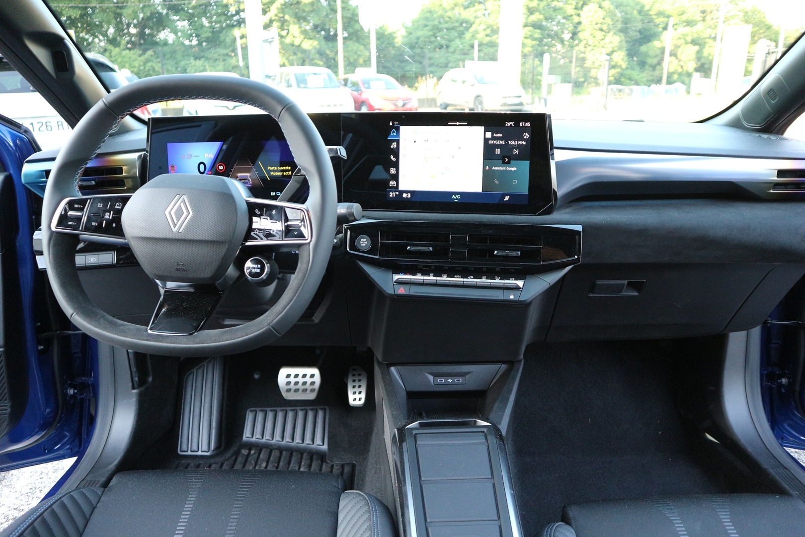 RENAULT CLIO VI<br>1.8 E-TECH 160CH FULL HYBRID ESPRIT ALPINE – Image 6