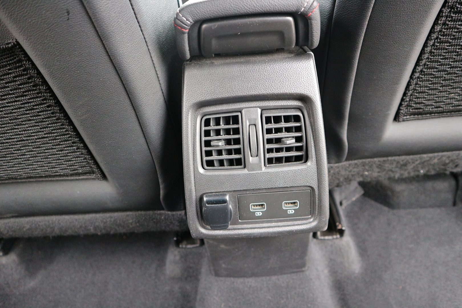 RENAULT CAPTUR II AUTOMATIQUE<br>1.3 TCE 140CH FAP RS EDC – Image 13