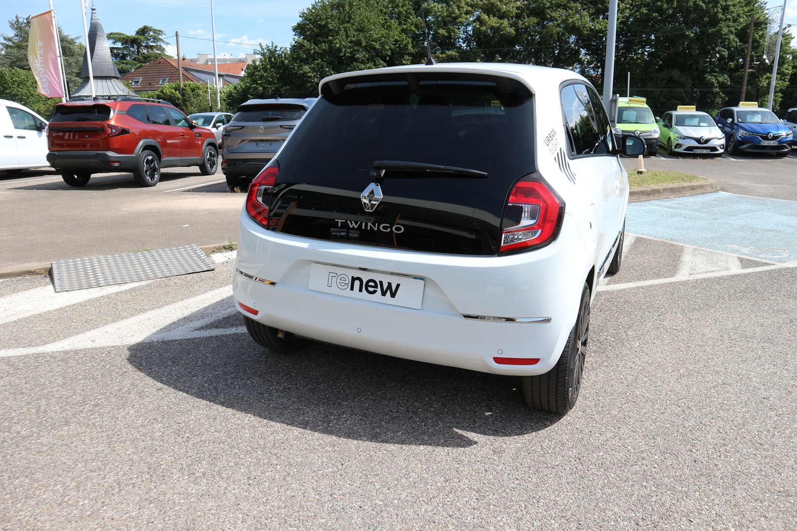 RENAULT TWINGO III<br>1.0 SCE 65CH URBAN NIGHT – Image 4