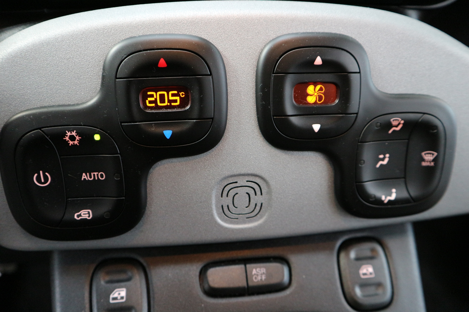 FIAT PANDA<br>1.0 70CH BSG S&S TRUSSARDI EURO6D – Image 11
