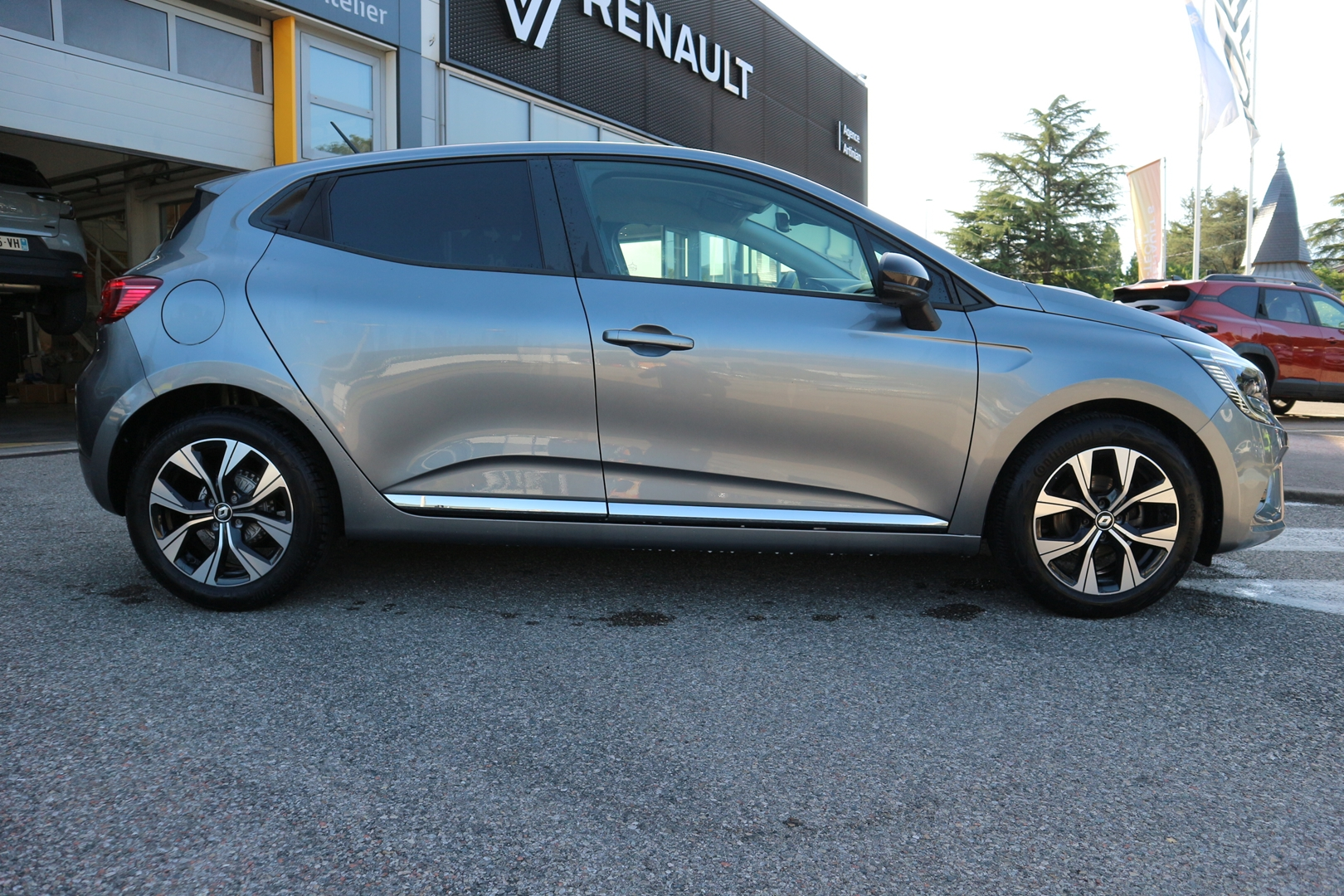 RENAULT CLIO V<br>1.0 TCE 90CH EVOLUTION - 24 – Image 2