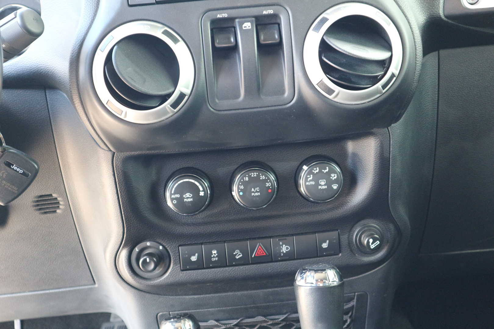 JEEP WRANGLER<br>3.6 V6 284CH SAHARA BVA – Image 7