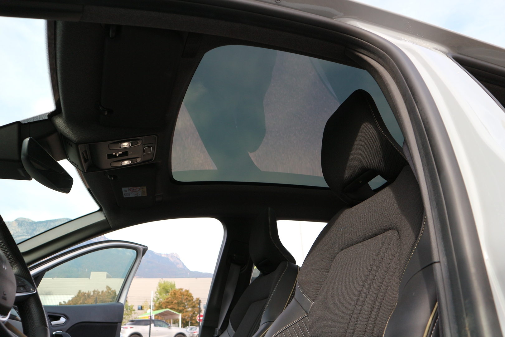 RENAULT SYMBIOZ<br>1.6 E-TECH FULL HYBRID 145CH ICONIC – Image 8