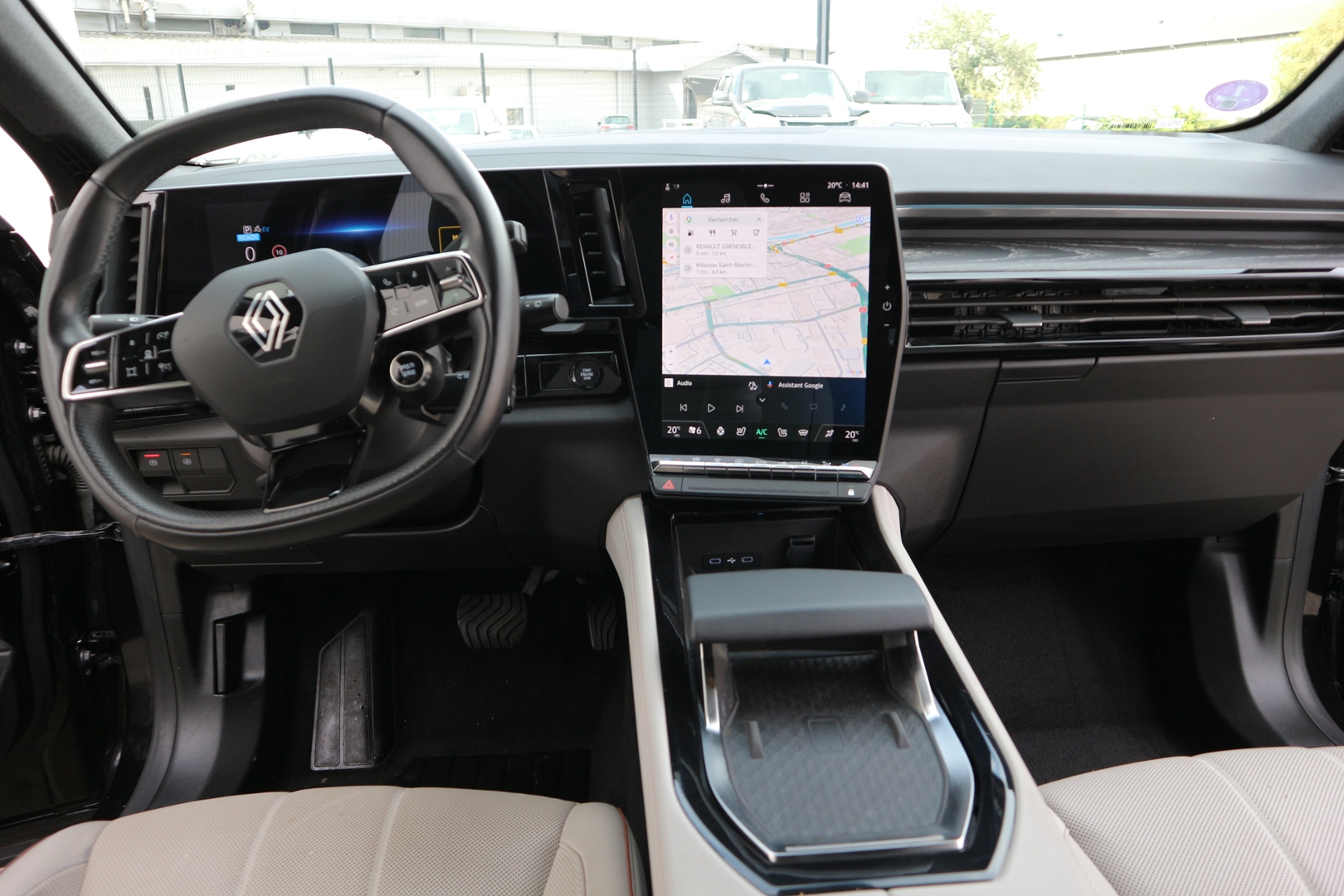 RENAULT ESPACE VI<br>1.2 E-TECH FULL HYBRID 200CH ICONIC 7 PLACES - 24 – Image 5