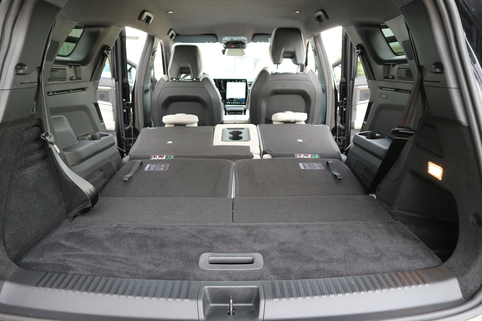 RENAULT ESPACE VI<br>1.2 E-TECH FULL HYBRID 200CH ICONIC 7 PLACES - 24 – Image 12